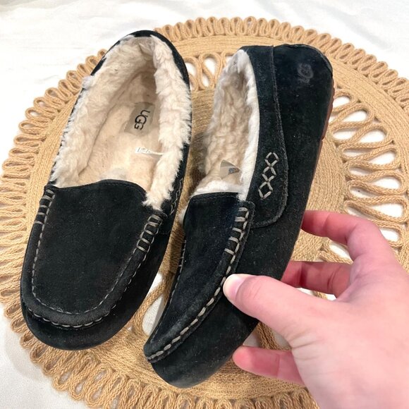 UGG Ansley Water-Resistant Suede Wool Lined Moccasin Slippers Size 8 Black - Picture 2 of 13